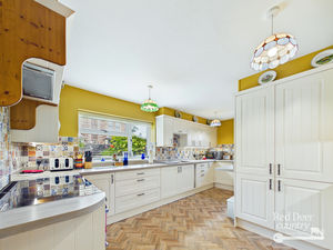 Kitchen- click for photo gallery